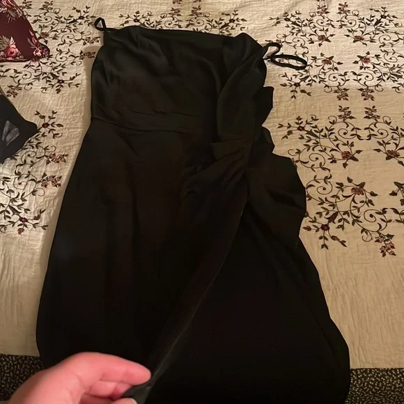 Silky black floerns dress with leg slit in the front brand new - Picture 5 of 6